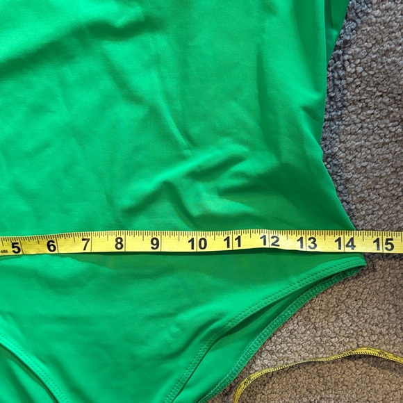 Haute Monde Green Square Neck Sleeveless Bodysuit. Size Medium - Picture 9 of 9